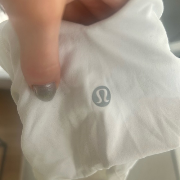 LuLuLemon Cropped Tank with built in bra and scrunch detail (new) - Picture 3 of 3